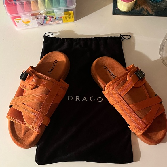 Draco ~ Luxurious Slides - Picture 5 of 10